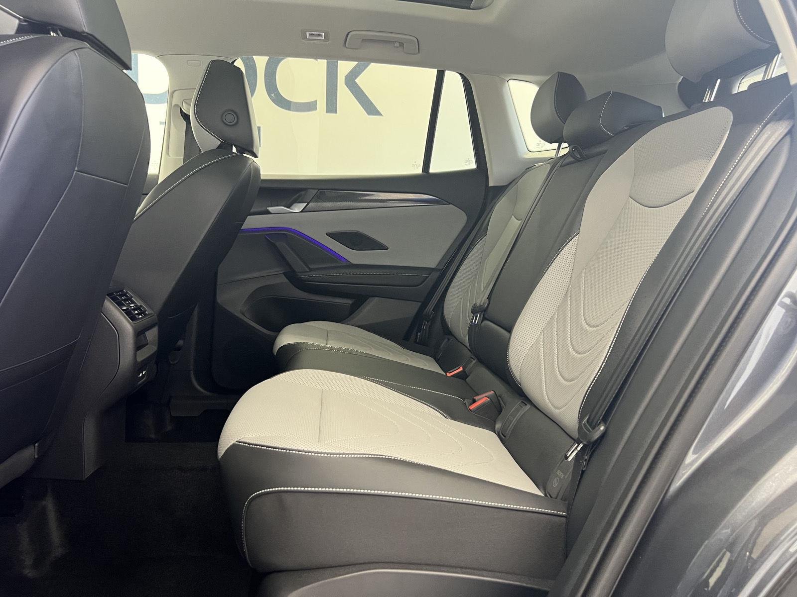 2026 Volkswagen Tiguan SE - Photo 24