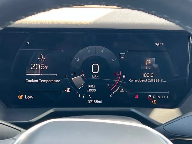 Used 2025 Summit White GMC Elevation image 8