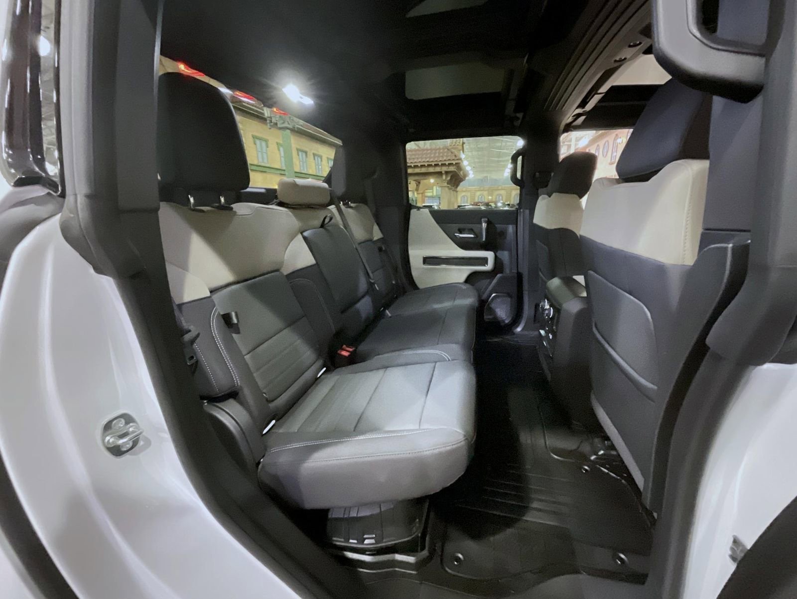 2026 GMC HUMMER EV 2X - Photo 18