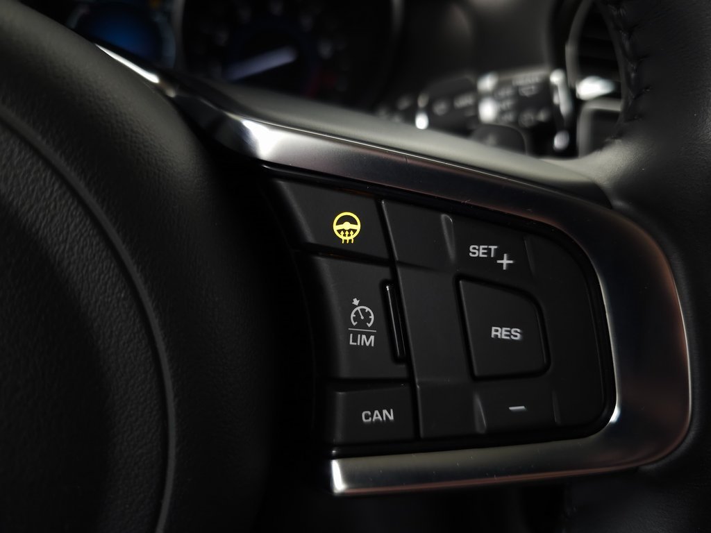 2018 JAGUAR F-PACE - Image 19