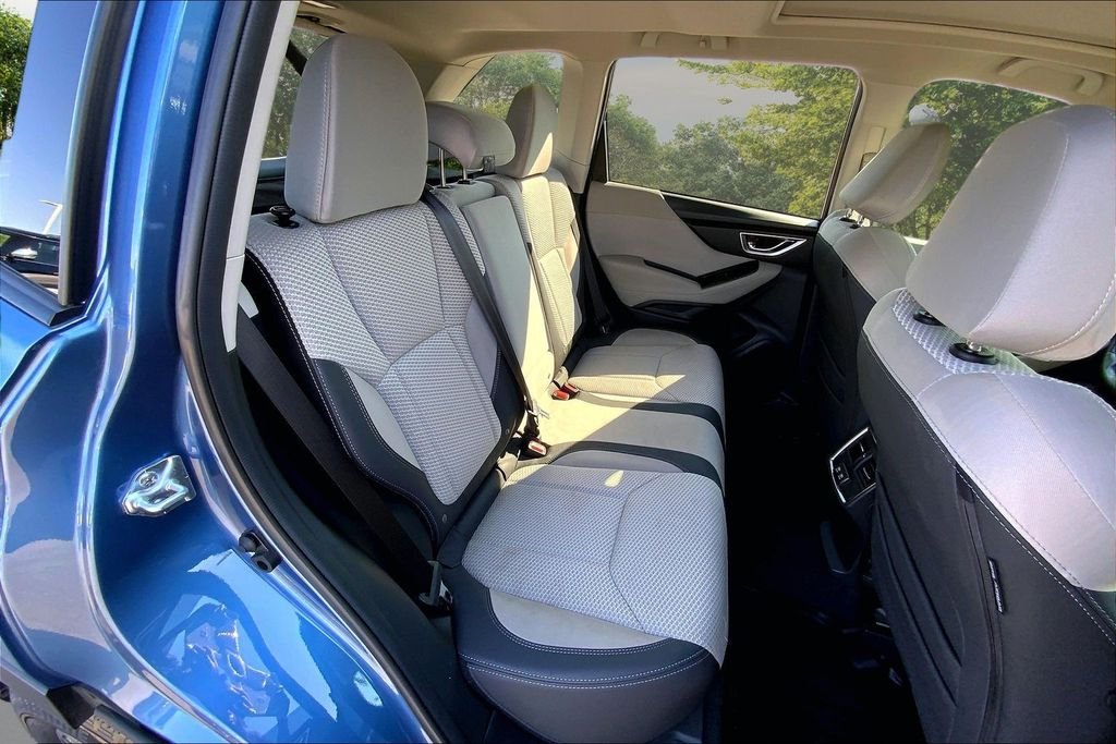 Used 2024 Blue Subaru Premium image 25