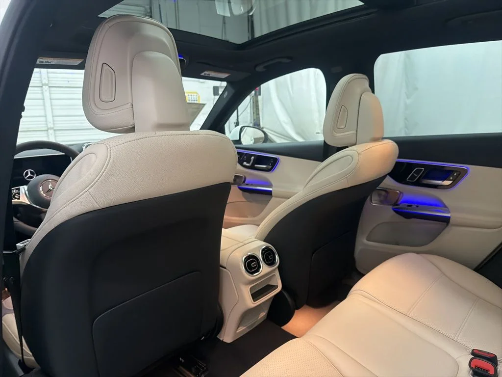 Used 2026 White Mercedes-Benz GLC 300 image 17