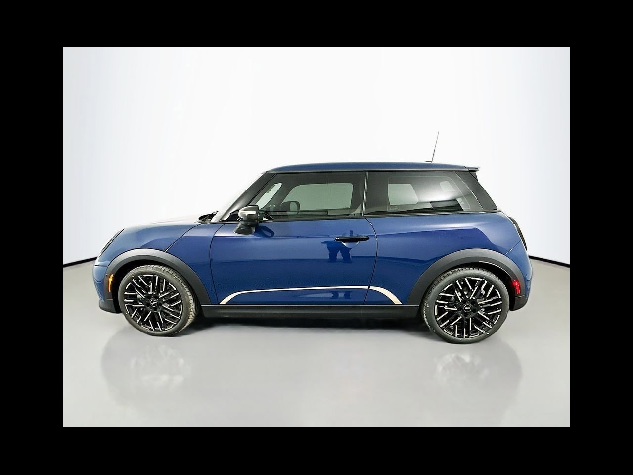 New 2026 Indigo Sunset Blue Metallic MINI ICONIC image 8