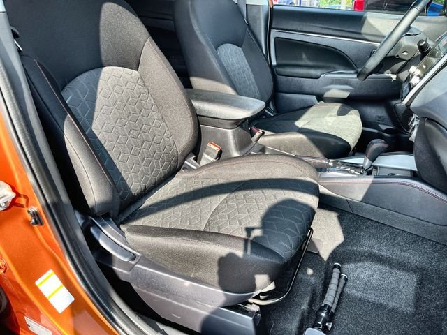 Used 2022  Mitsubishi  image 26