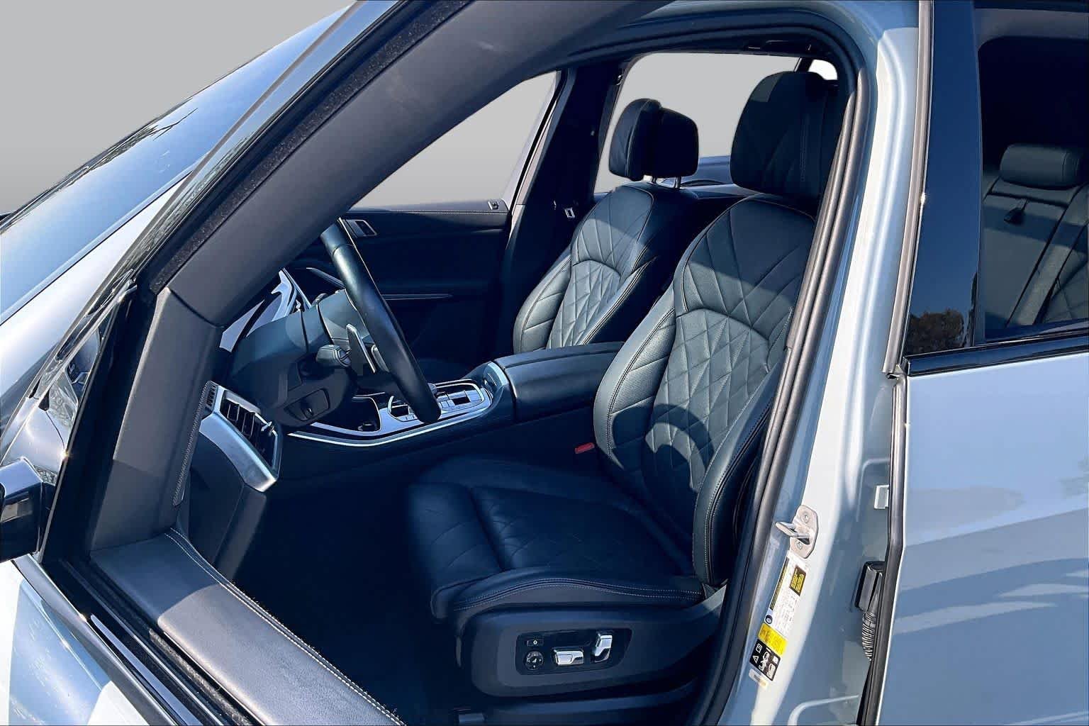 Used 2024 Brooklyn Grey Metallic BMW xDrive40i image 9