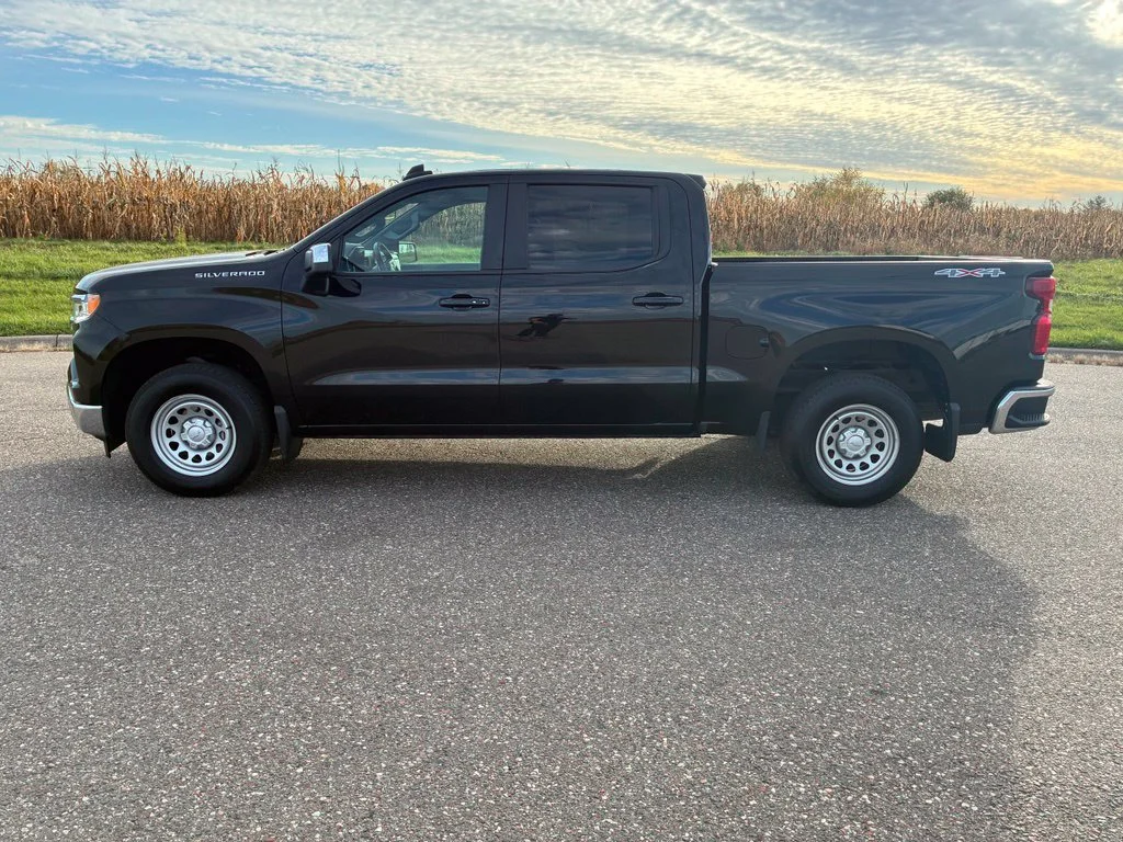 Used 2022 Black Chevrolet LT image 5