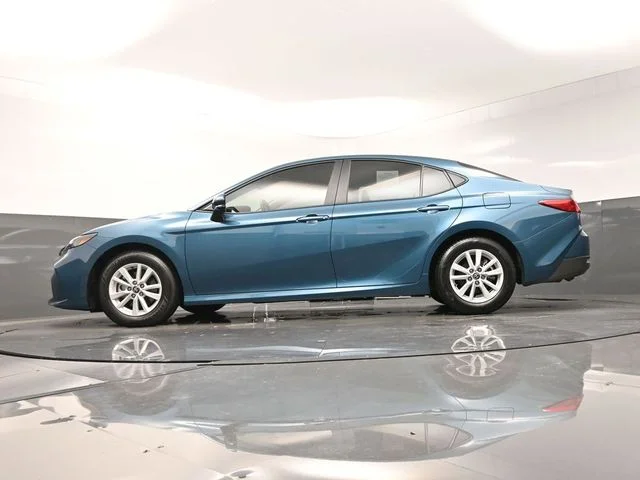 Used 2026  Toyota LE image 35