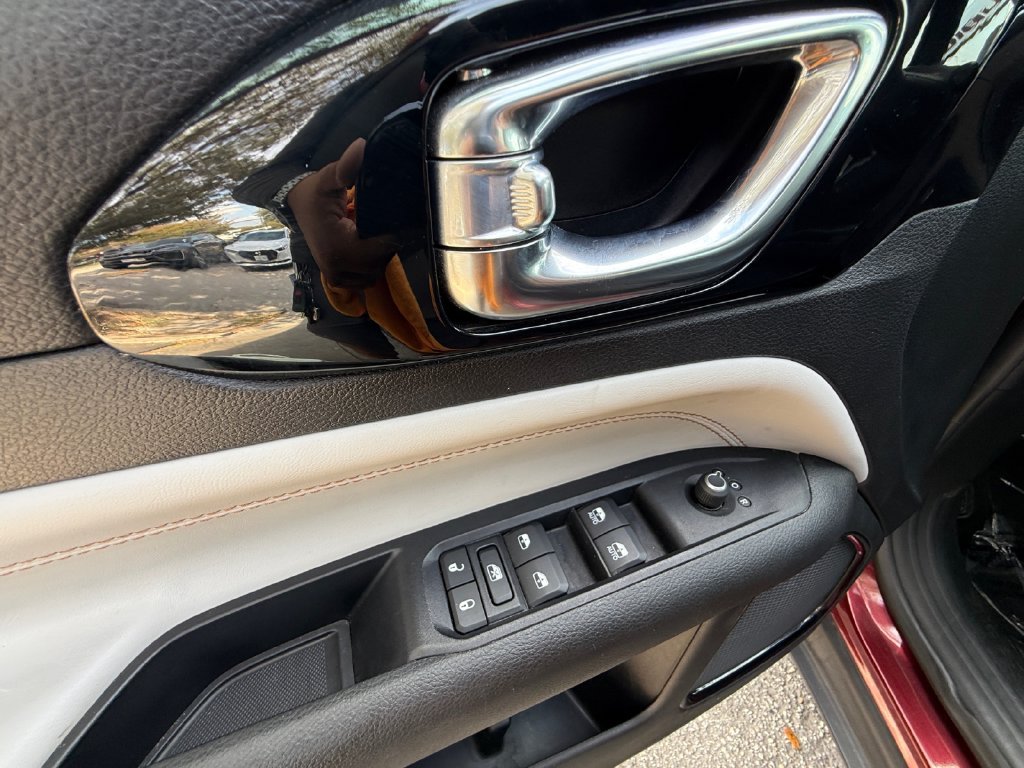 Used 2022 Red Jeep Limited image 11