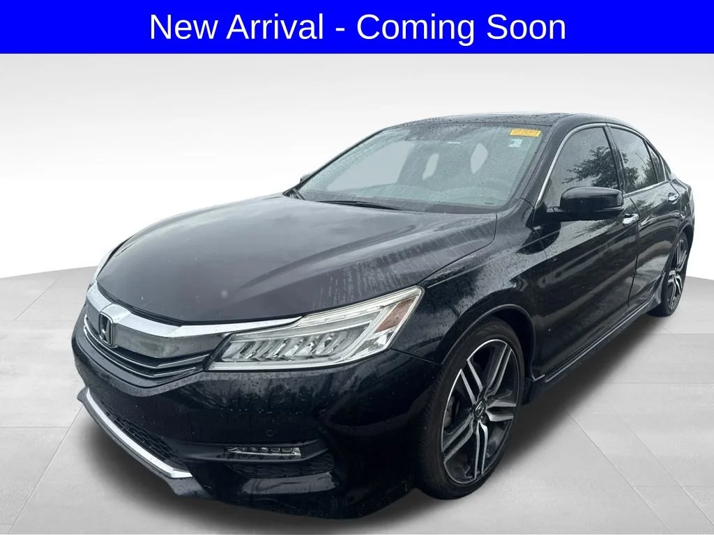 Used 2016 Black Honda Touring image 2
