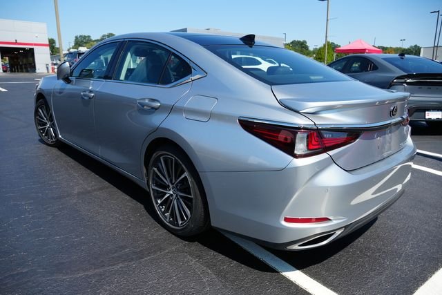 Used 2022 Silver Lexus 350 image 9