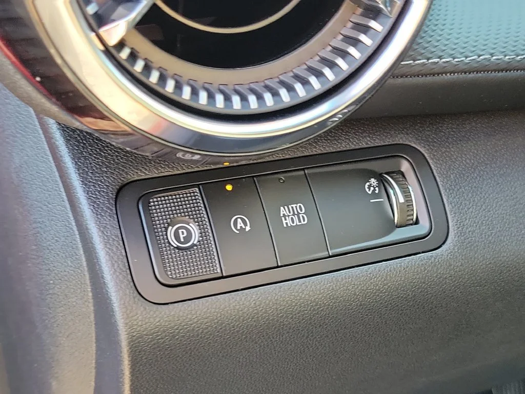 2027 Chevrolet Equinox LT - Photo 7