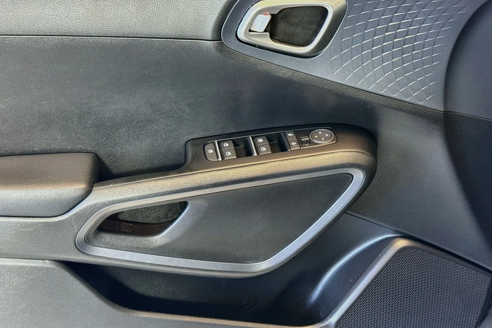 Used 2023 Gravity Gray Kia EX image 17