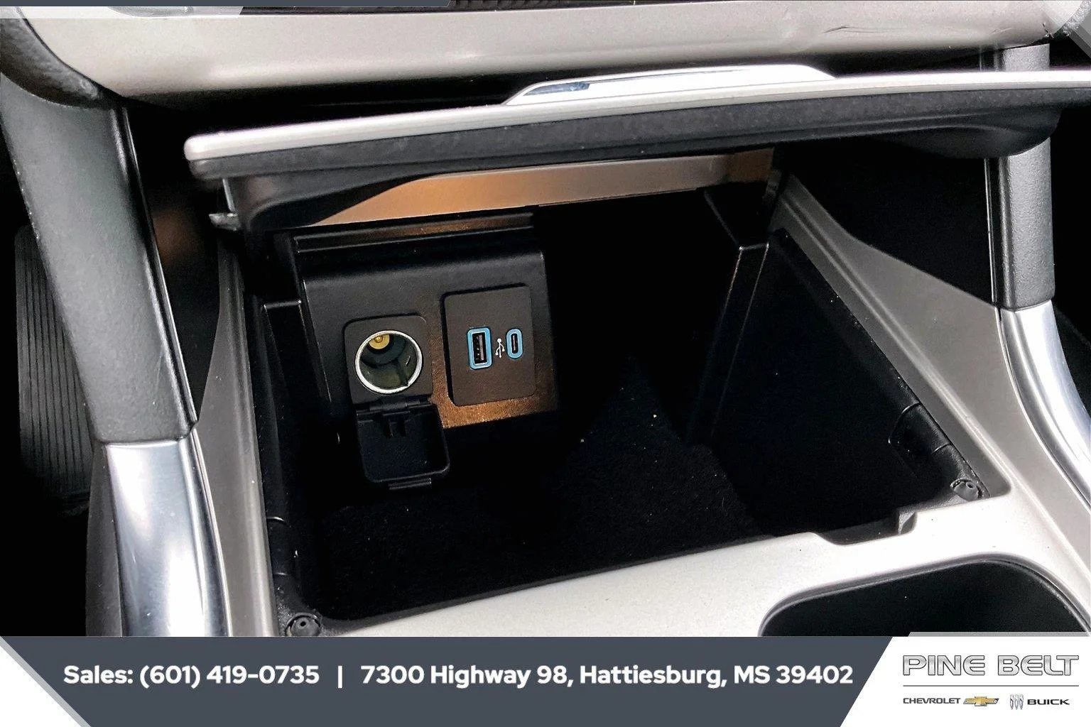 Used 2023 Star White Metallic Tri-Coat Ford XLT image 24