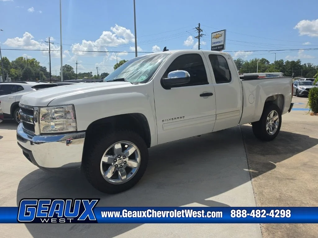 Used 2012 White Chevrolet LT image 4