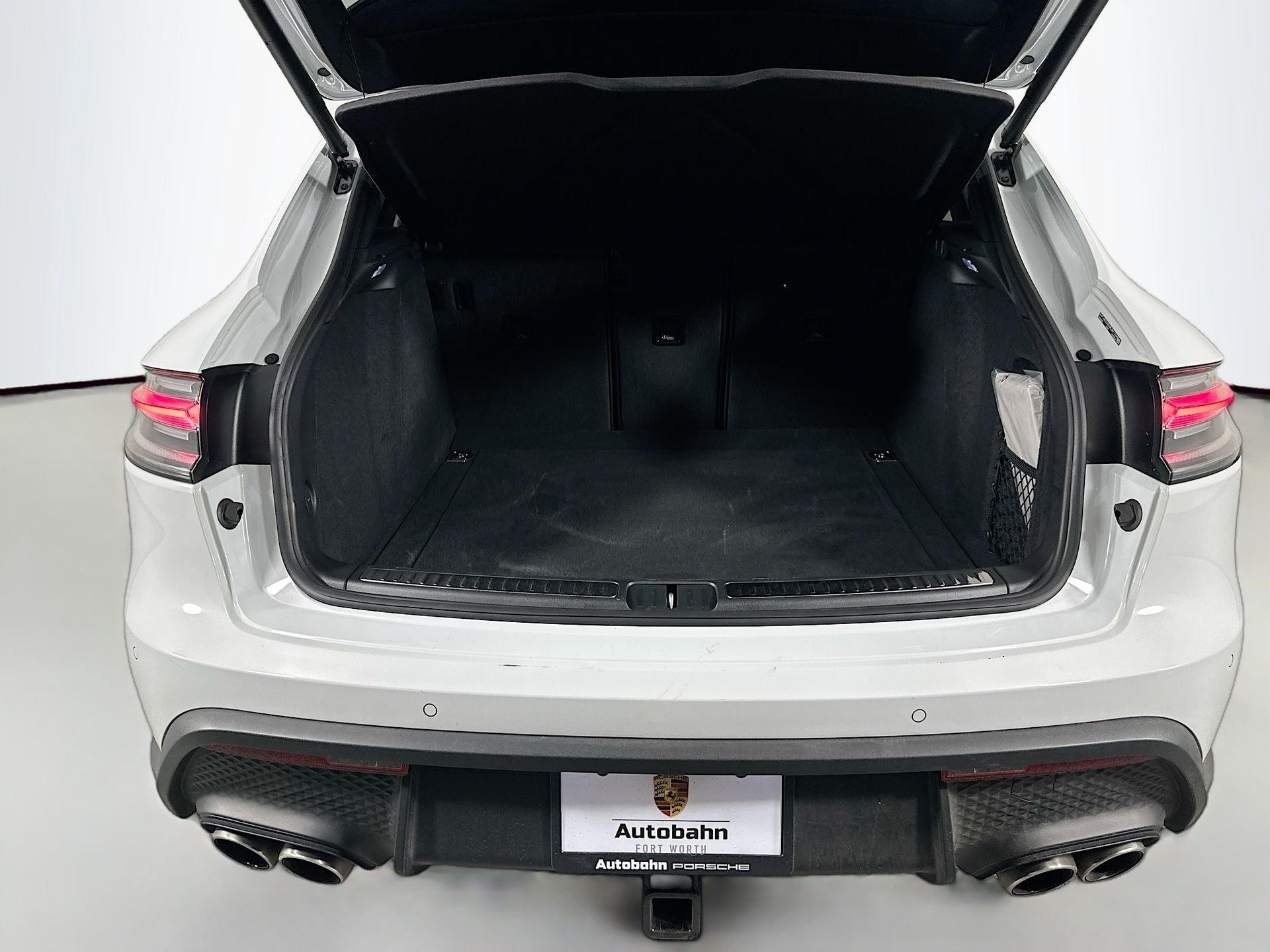 2024 Porsche Macan S - Photo 38