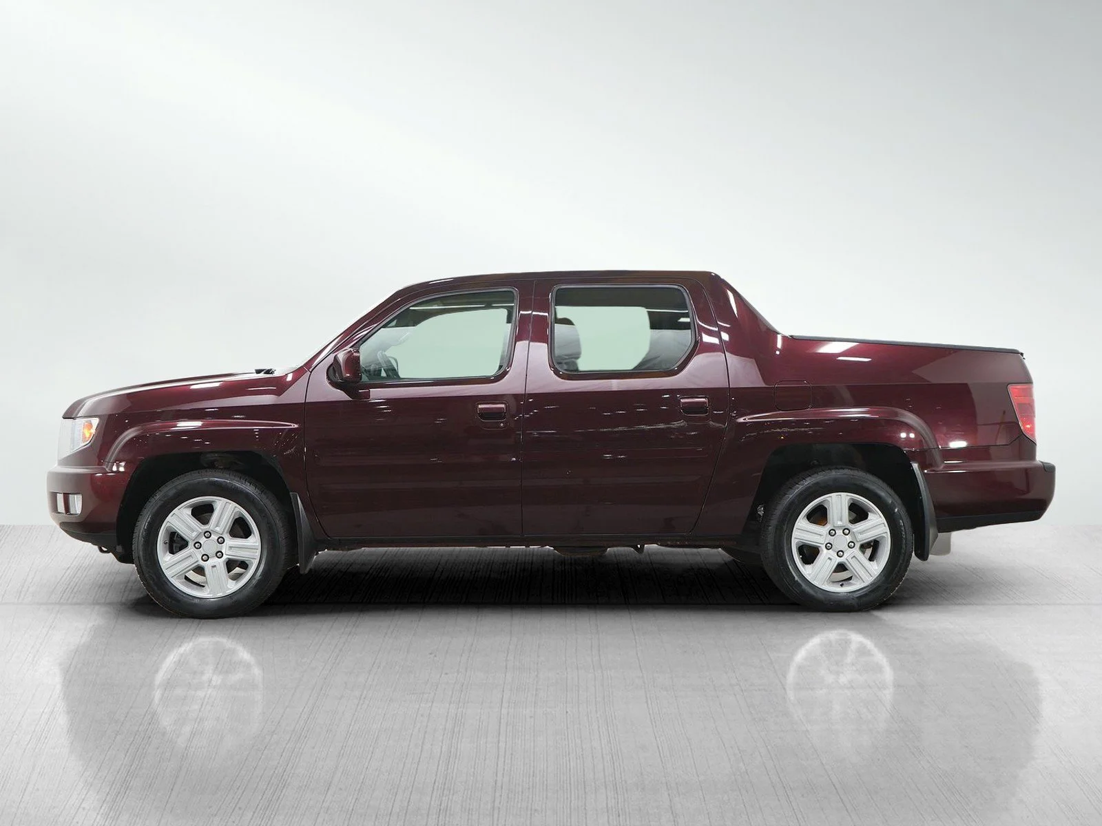Used 2011 Honda Ridgeline RTL with VIN 5FPYK1F55BB006877 for sale in Minneapolis, Minnesota