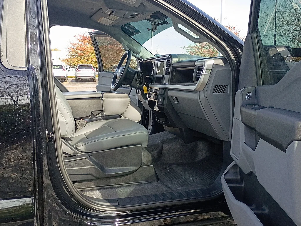 Used 2026 Agate Black Ford XL image 14