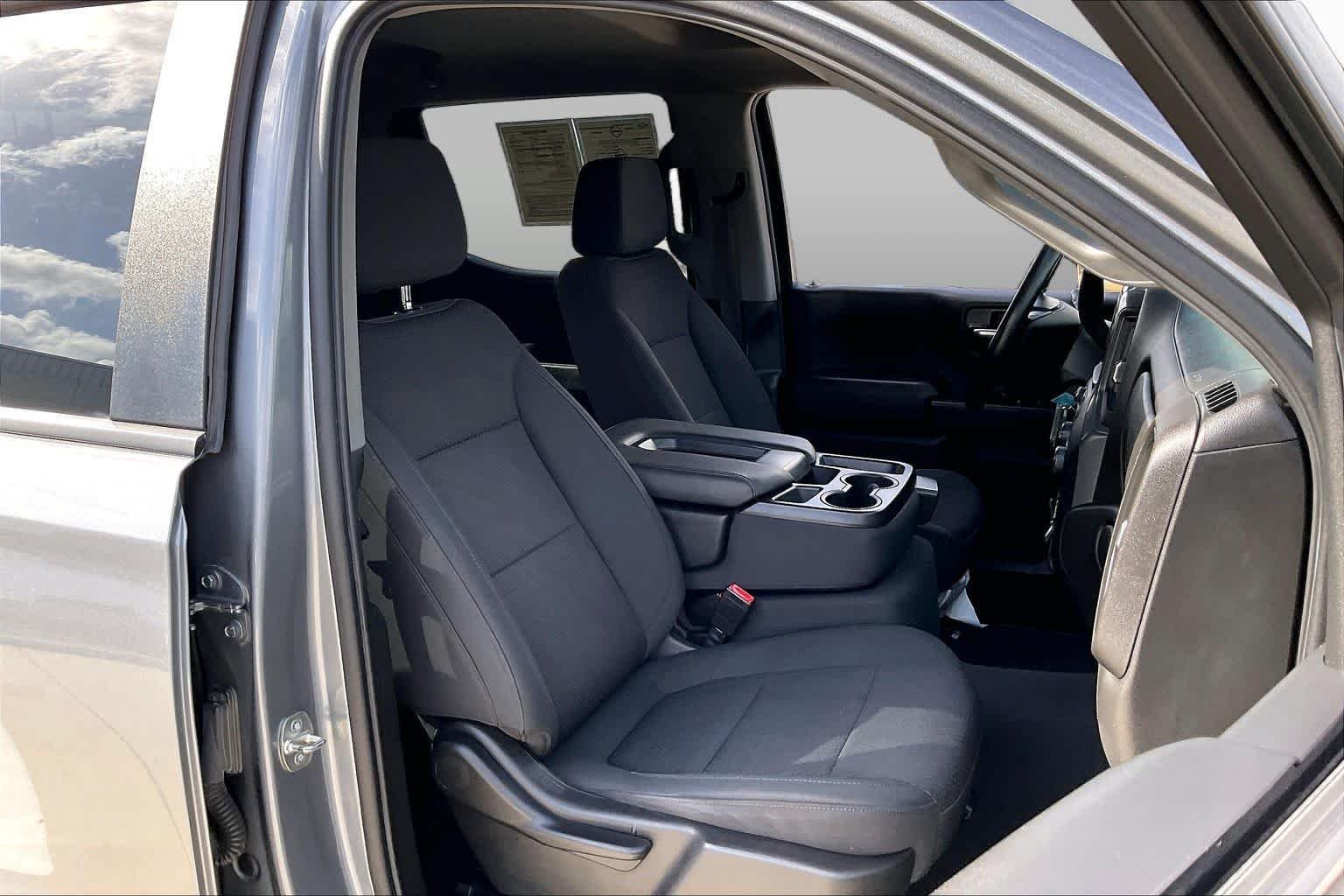 Used 2022 Satin Steel Metallic Chevrolet Custom image 9