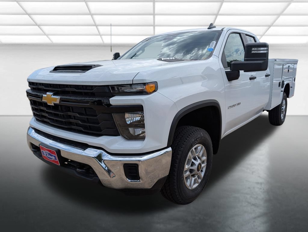 New 2026 Summit White Chevrolet WT image 24