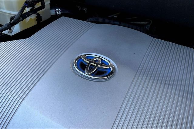 Used 2018 Gray Toyota Limited Platinum image 33