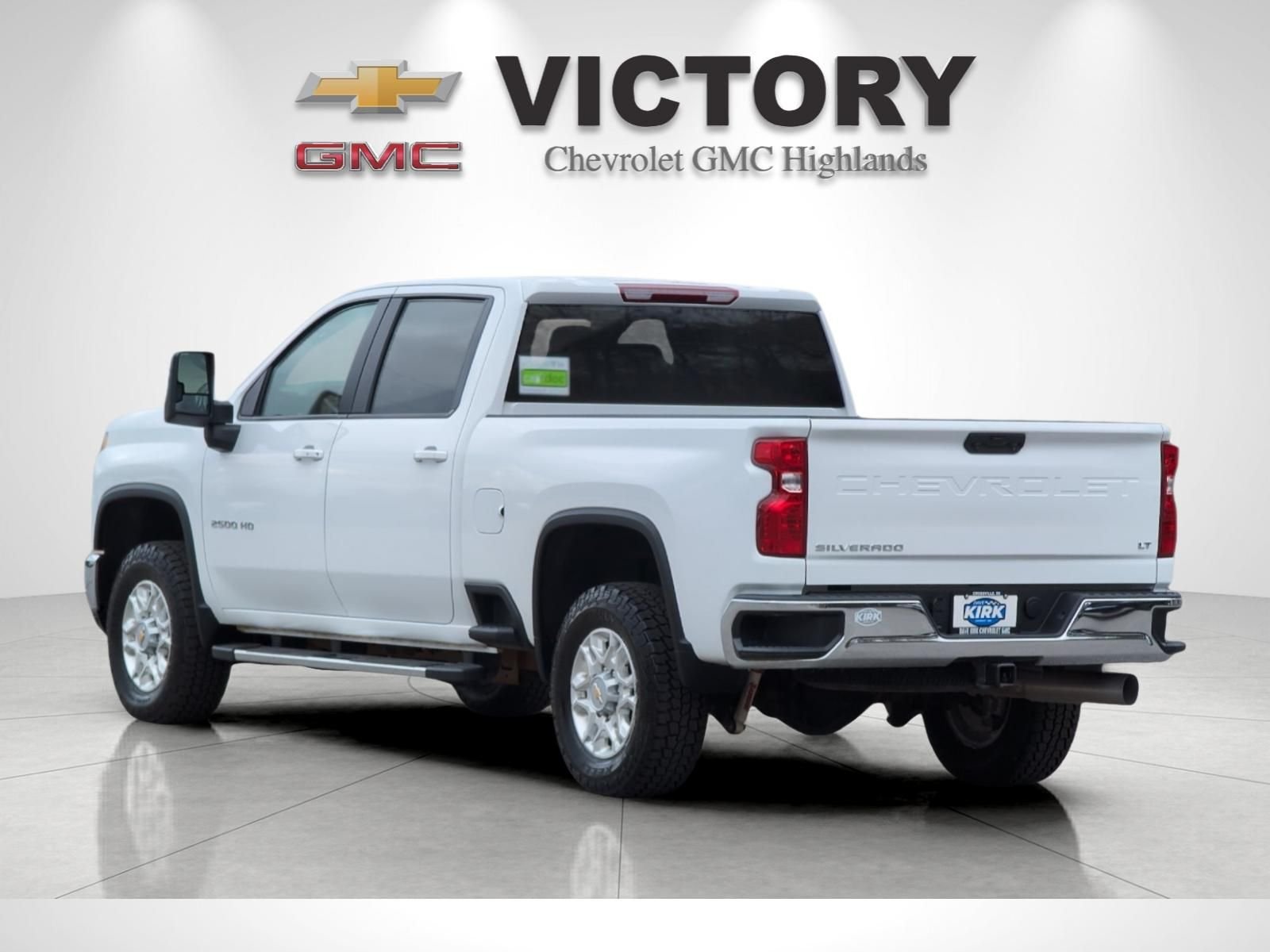 Used 2025 White Chevrolet LT image 5