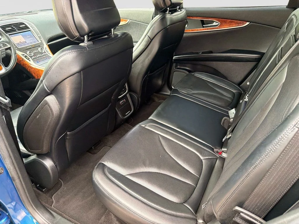 Used 2020 Blue Lincoln Reserve image 15