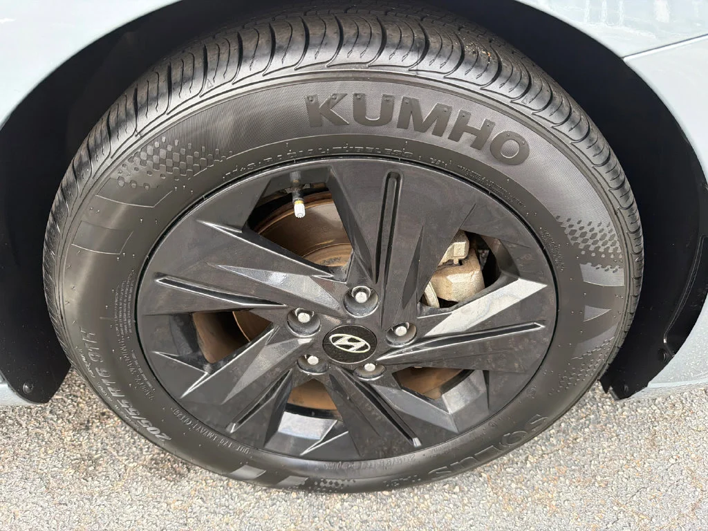 Used 2023 Gray Hyundai SEL image 12