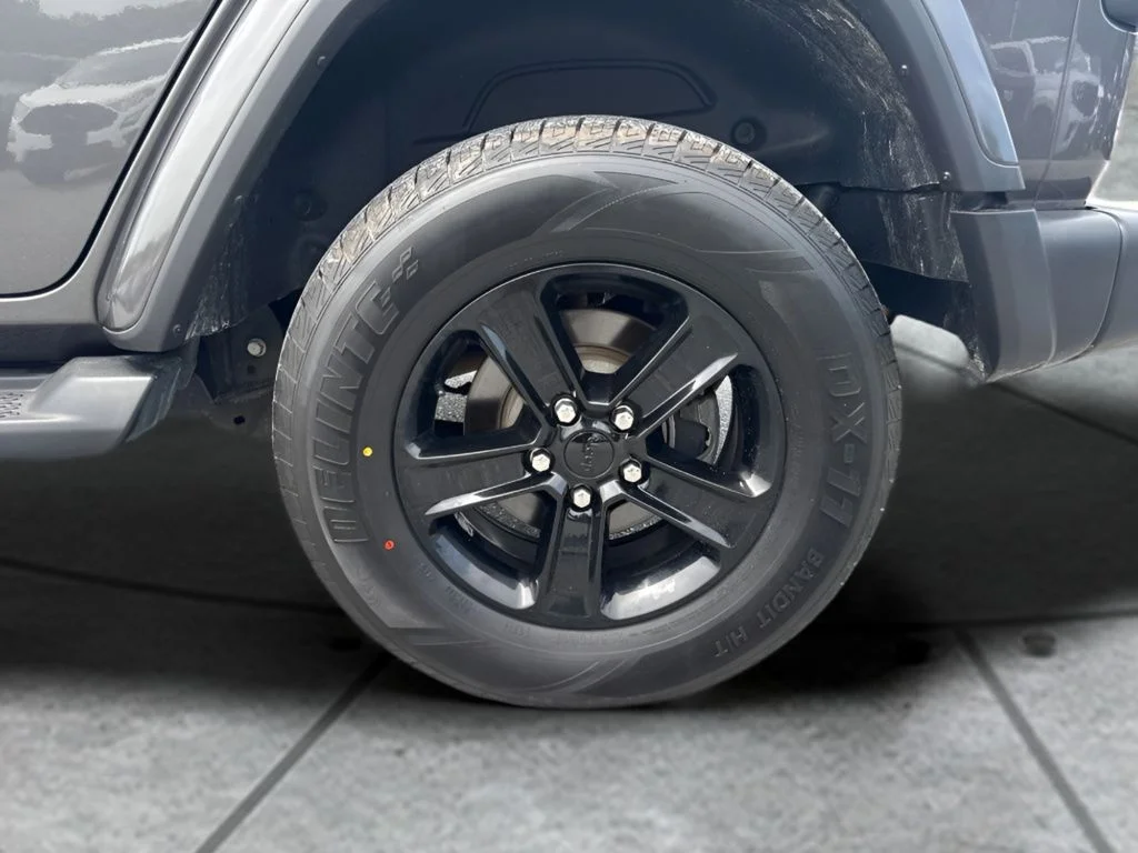 Used 2020 Gray Jeep Unlimited Sahara Altitude image 20