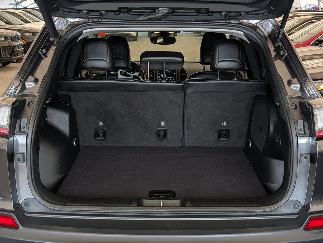 Certified Used 2020 Grey Jeep Trailhawk Elite - - 4x4 - Nappa Leather - Command View Sunroof - SafetyTec Grp & More! image 30