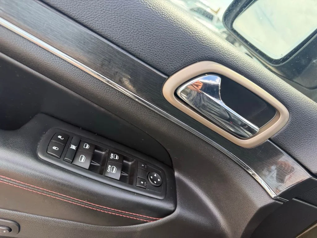 Used 2017 Green Jeep Limited image 6