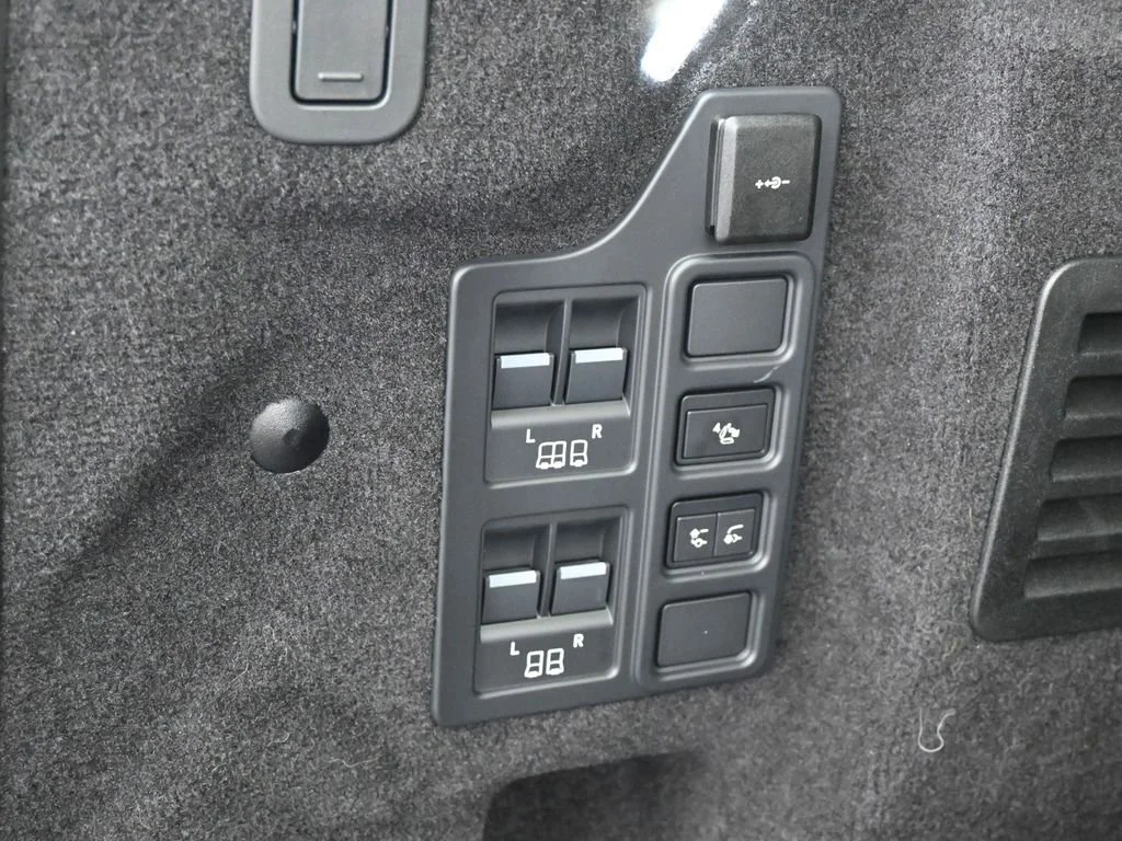 2026 Land Rover Discovery Gemini Edition - Photo 42