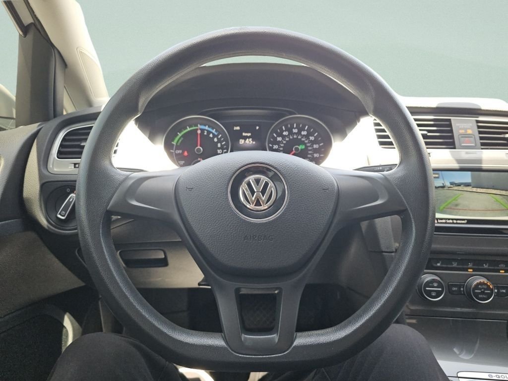 Used 2016 Pure White Volkswagen SE image 30