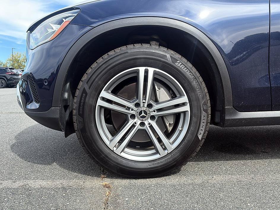 Used 2022 Lunar Blue Metallic Mercedes-Benz GLC 300 image 9
