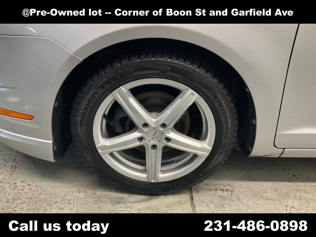 Used 2010  Ford SEL image 11