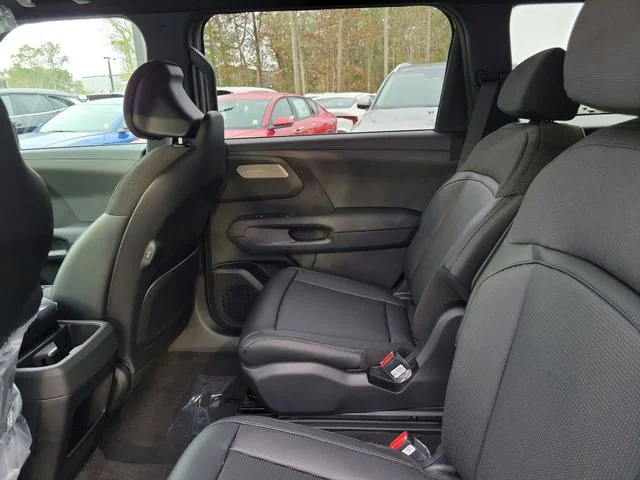 New 2027 Ivory Silver Kia S image 25