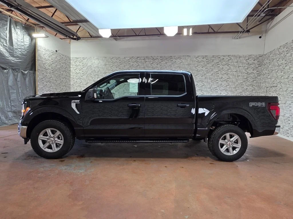New 2026 Black Ford XLT image 4