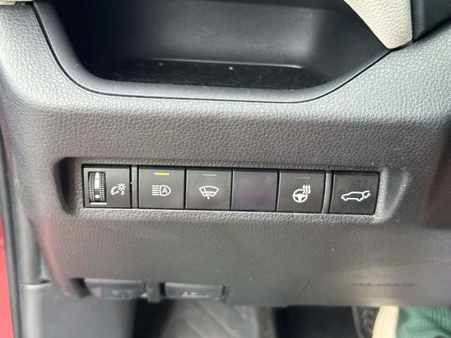 Used 2021 Red Toyota XLE Premium image 25