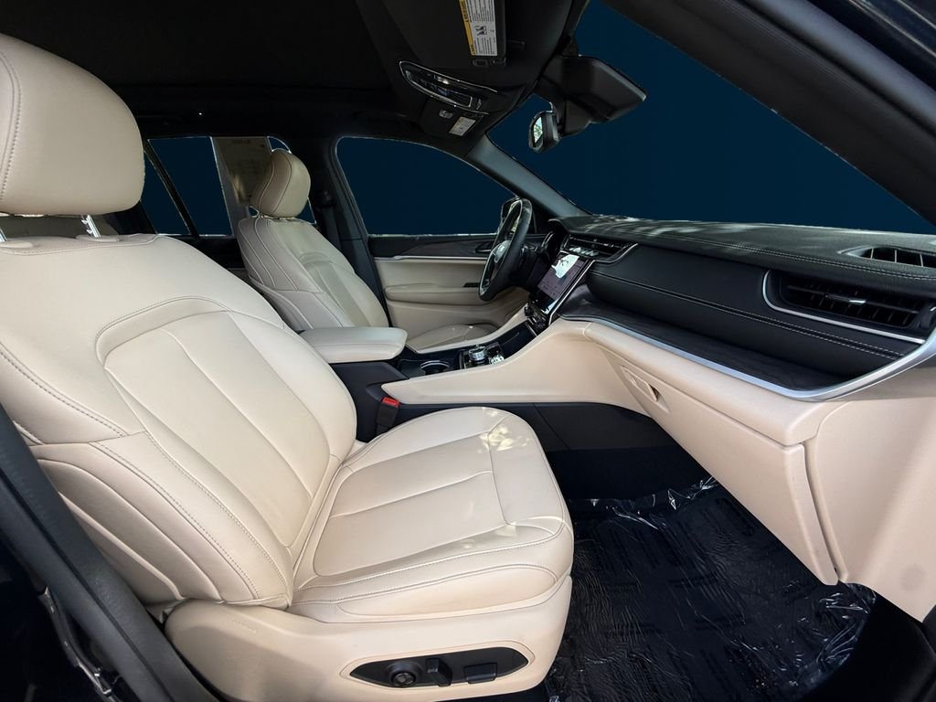 Used 2024 Black Jeep Limited image 17
