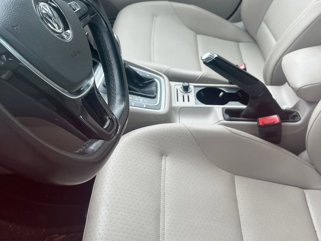 Used 2015 Blue Volkswagen TDI S 4-Door image 5