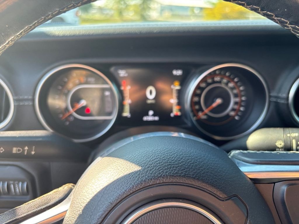 Certified Used 2020 Gray Jeep Overland image 19