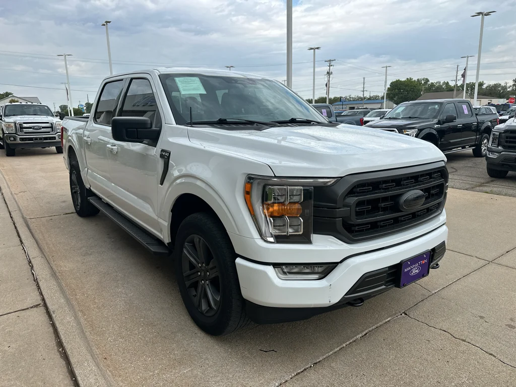 Used 2023 Oxford White Ford XLT image 9