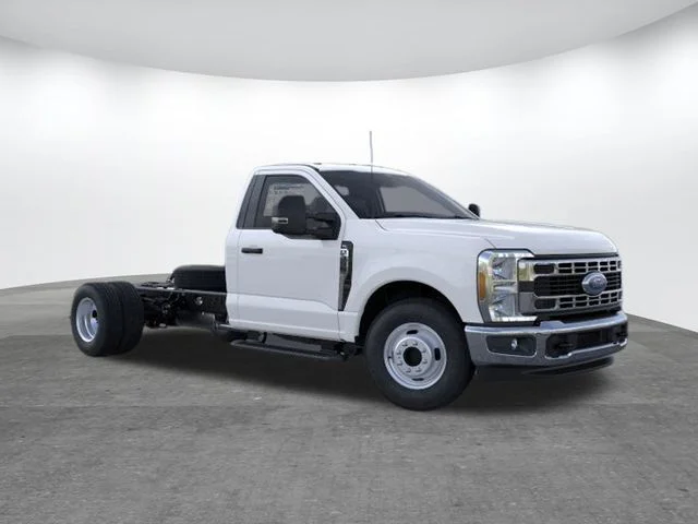 New 2026 Oxford White Ford F-350® XL image 7