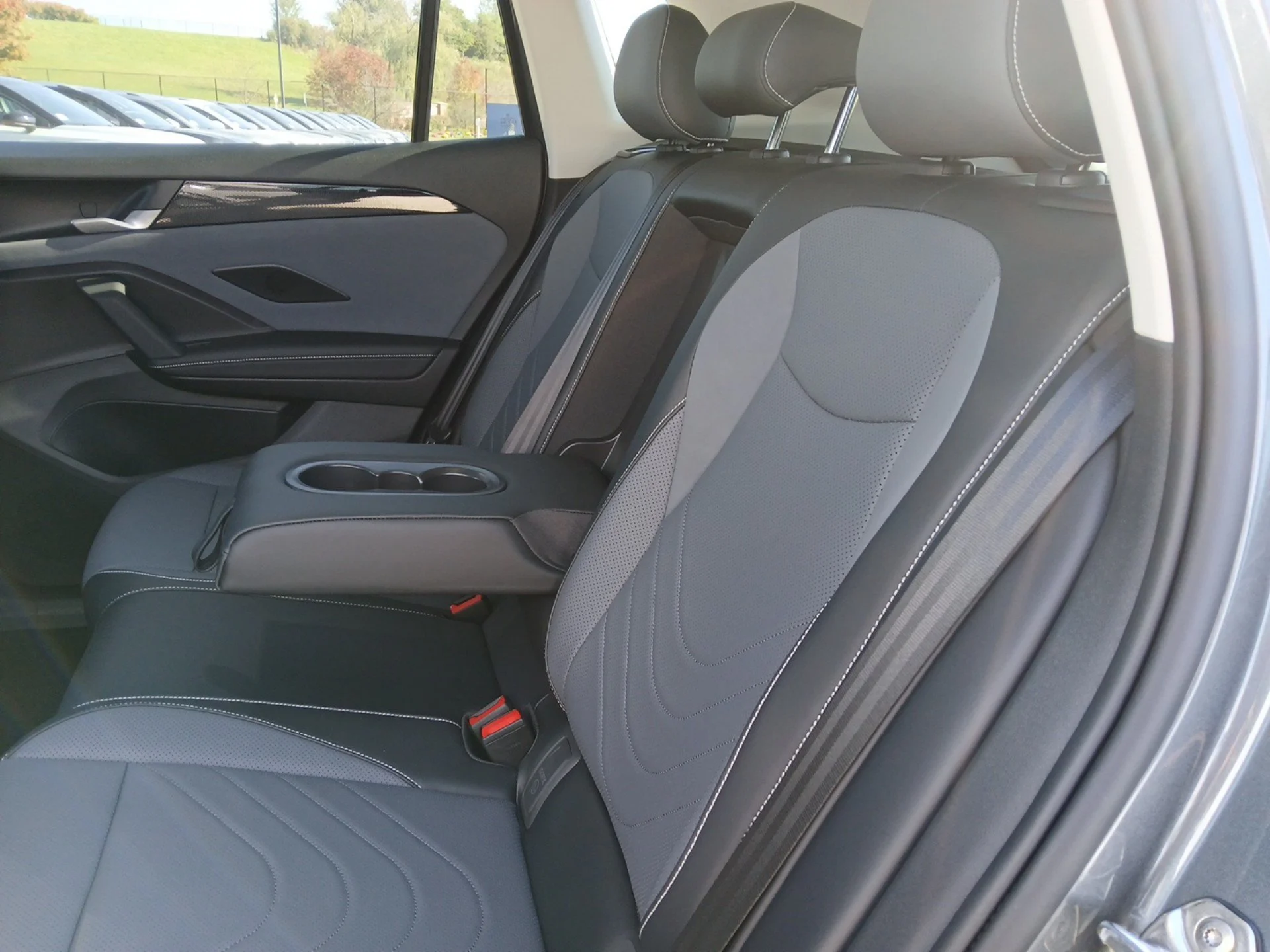 New 2026 Platinum Gray Metallic Volkswagen SE image 22