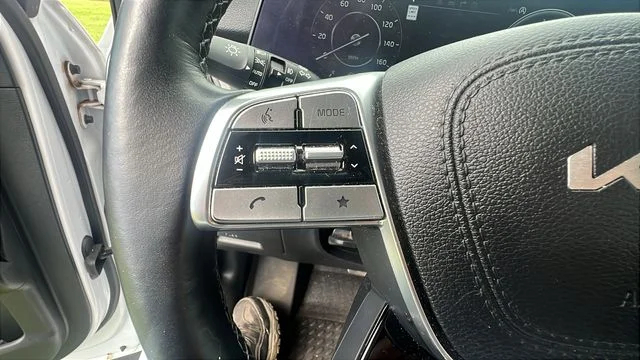 Certified Used 2024 White Kia SX X-Line image 23