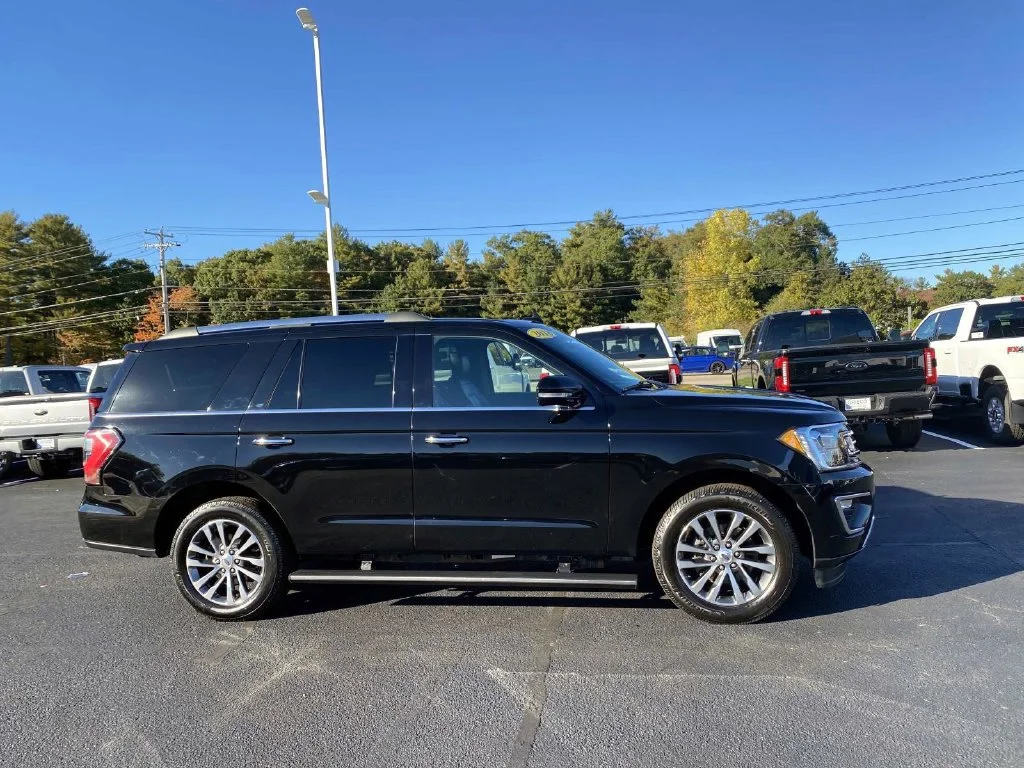 Used 2018 Shadow Black Ford Limited image 2