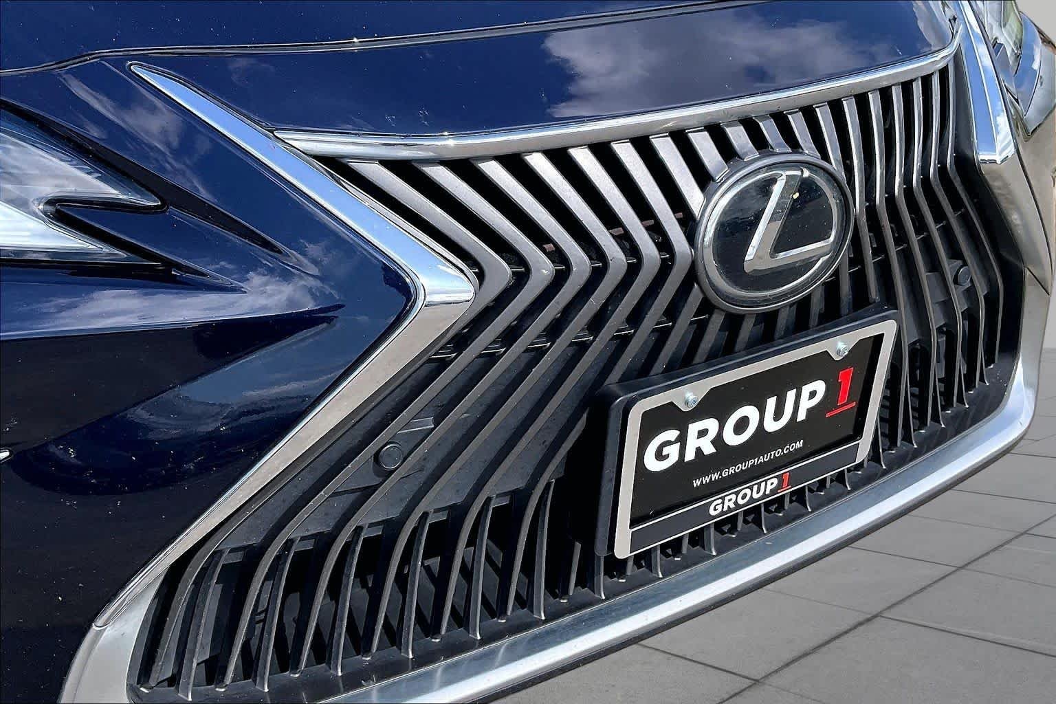 Used 2020 Nightfall Mica Lexus  image 27