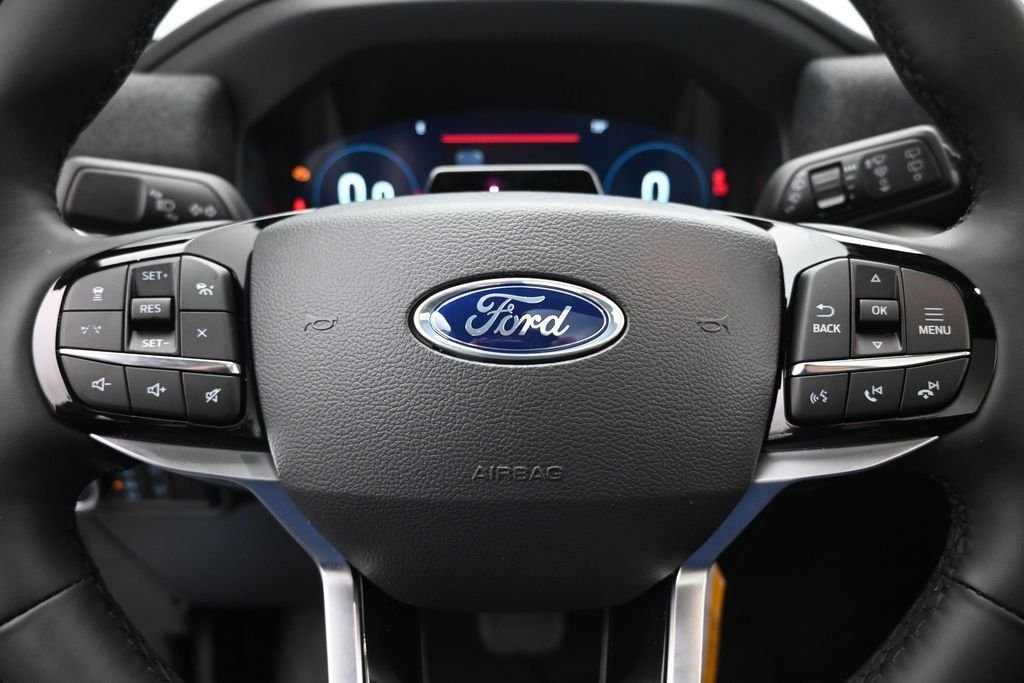 New 2026 Star White Metallic Tri-Coat Ford Platinum image 12