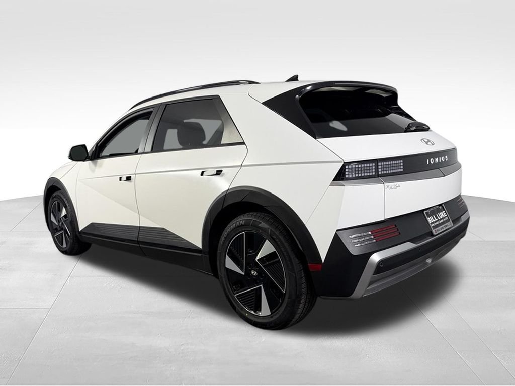 Used 2025 White Hyundai SEL image 8