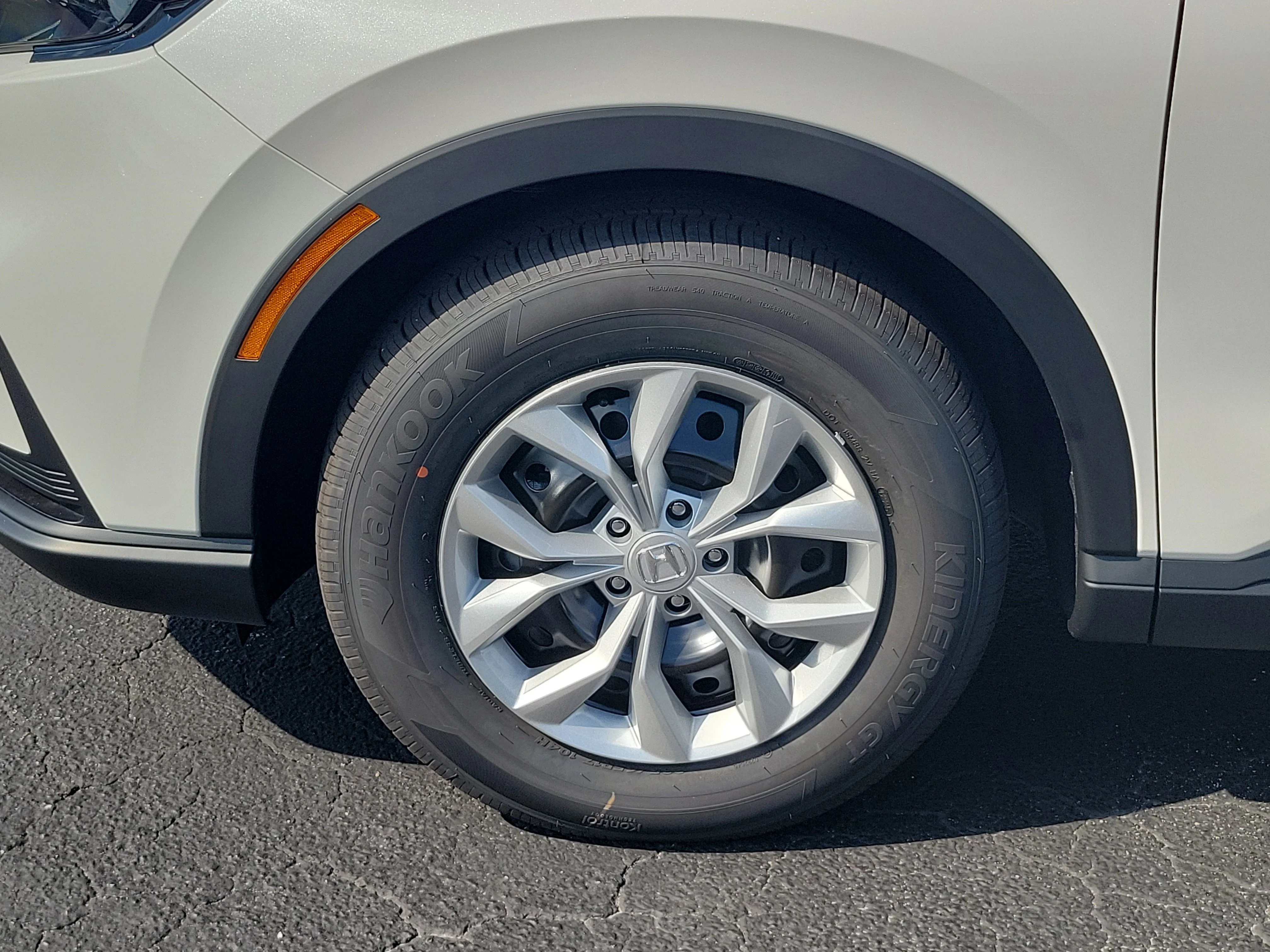 New 2026 Platinum White Pearl Honda LX image 3