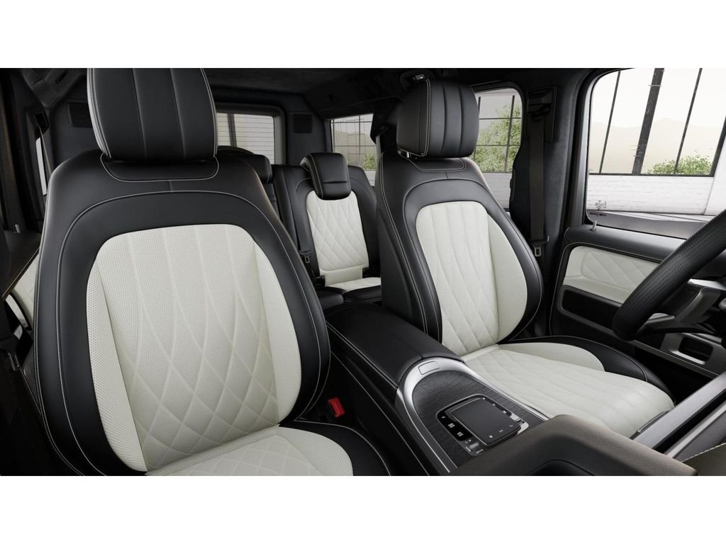 New 2026 MANUFAKTUR Night Black Magno Mercedes-Benz G 550 image 6